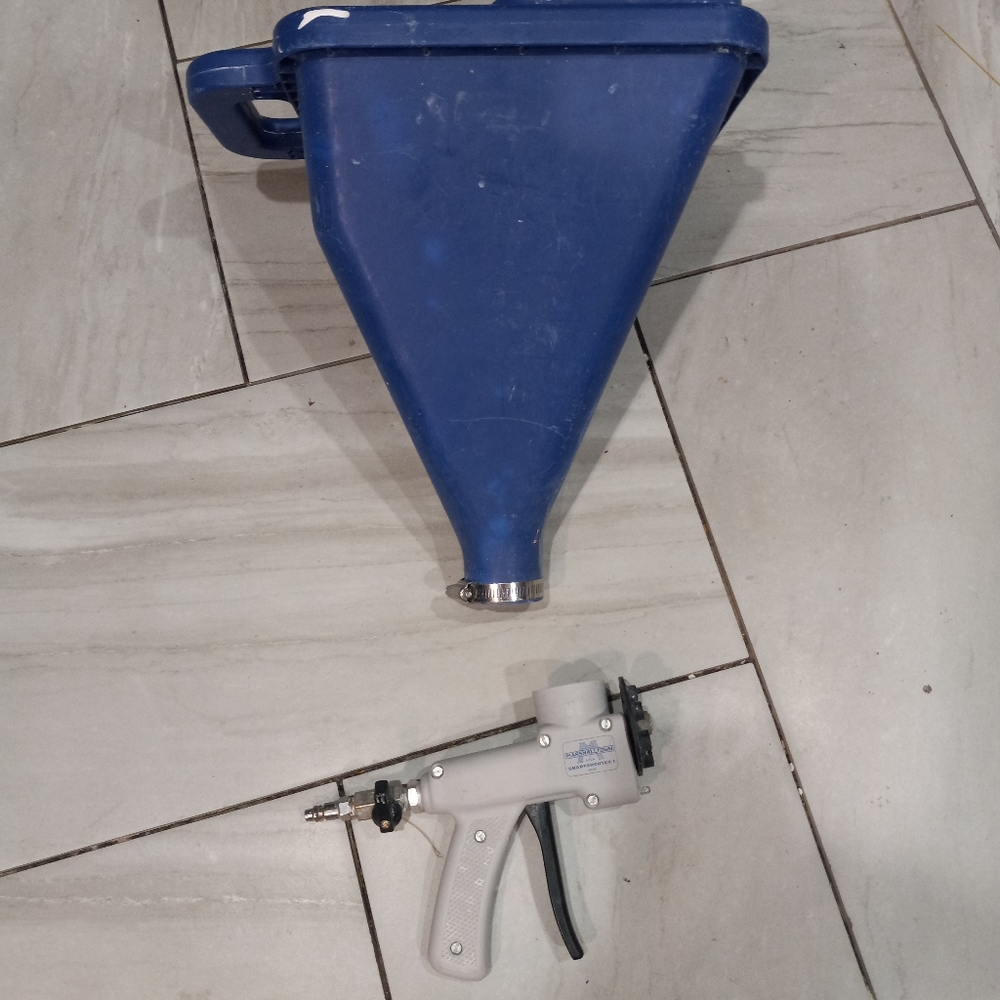 Texture spray gun w/ hopper